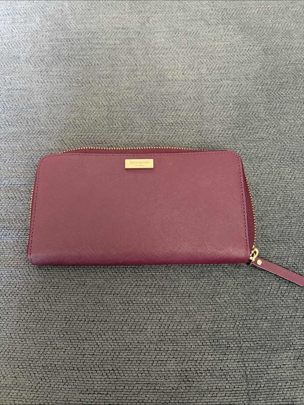 Kate Spade New York Zip Around Wallet | Plum Burgundy Saffiano Leather NWOT - Picture 3 of 10